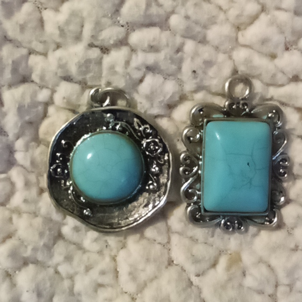 Set of 2 pendants
